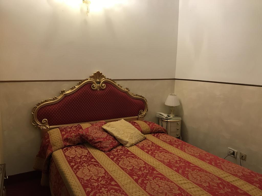 Residenza Ruga Giuffa Castello  外观 照片